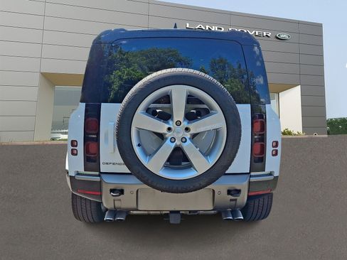 Used 2025 Land Rover Defender 110 X-Dynamic SE AWD/4WD image 7