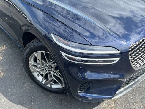 Used 2023 Genesis GV70 2.5T w/ Select Package AWD/4WD image 2