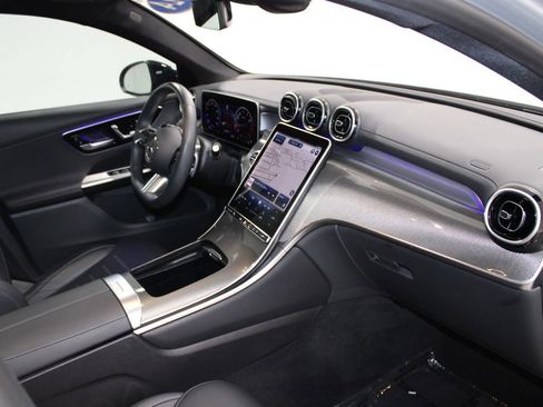 Used 2024 Mercedes-Benz GLC 300 4MATIC image 28