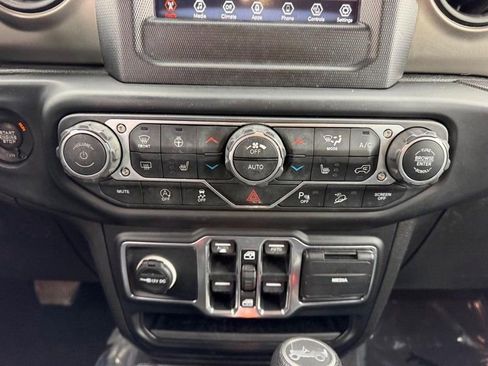 Used 2019 Jeep Wrangler Unlimited Sport S AWD/4WD image 13