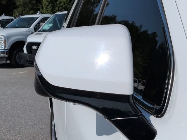 Used 2023 GMC Yukon Denali AWD/4WD image 12
