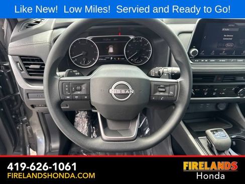 Used 2025 Nissan Rogue S FWD image 16