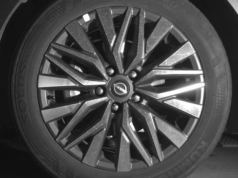 Used 2025 Nissan Altima 2.5 SV image 12