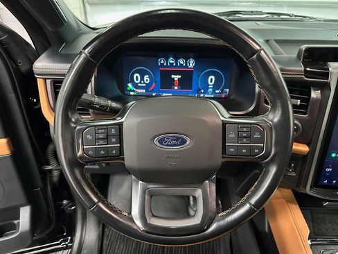 Used 2022 Ford Expedition Platinum AWD/4WD image 13