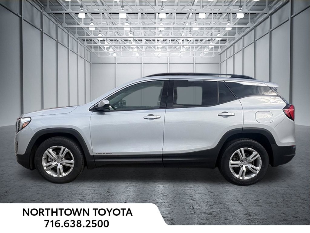 Used 2020 GMC Terrain SLE w/ Driver Convenience Package FWD image 2