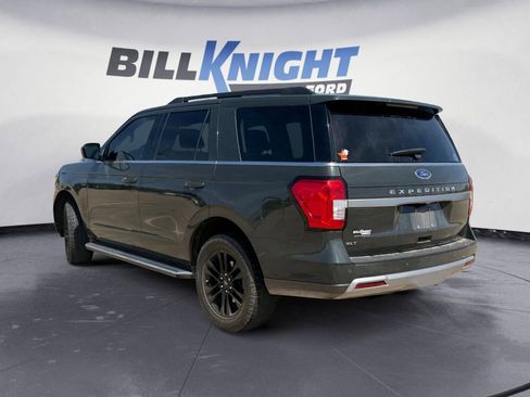 Used 2023 Ford Expedition XLT image 3