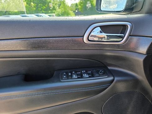 Used 2018 Jeep Grand Cherokee Laredo AWD/4WD image 28
