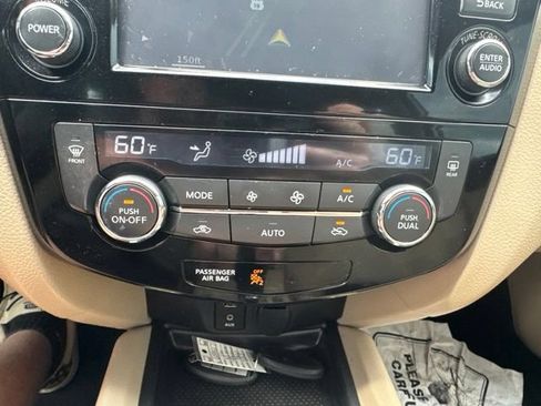 Used 2016 Nissan Rogue SV w/ SV Premium Package AWD/4WD image 19