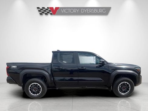 Used 2024 Toyota Tacoma TRD Off-Road w/ TRD Off Road Upgrade Package AWD/4WD image 9