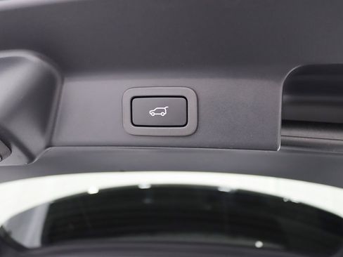 Used 2022 Jaguar F-PACE S image 35