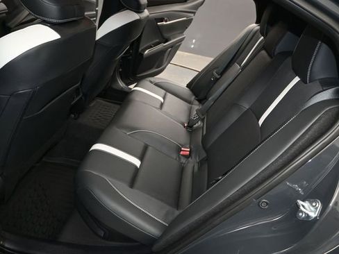 Used 2025 Toyota Camry SE image 13