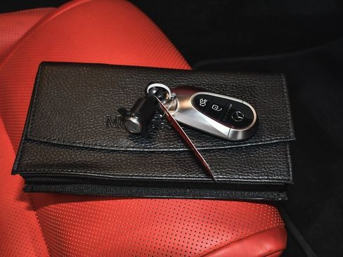 Used 2022 Mercedes-Benz SL 63 AMG 4MATIC w/ Driver Assistance Package image 76