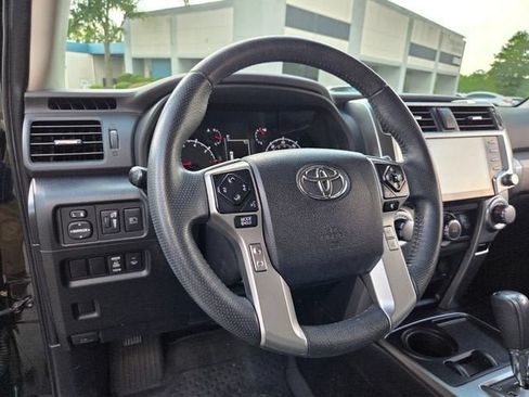 Used 2022 Toyota 4Runner SR5 Premium w/ Moonroof Package RWD image 11