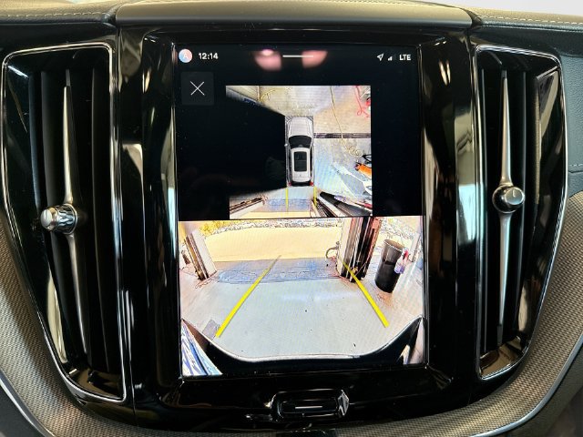 Certified 2024 Volvo XC60 B5 Ultimate w/ Climate Package AWD/4WD image 29