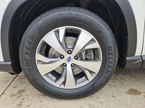 Used 2019 Subaru Ascent Premium AWD/4WD image 9