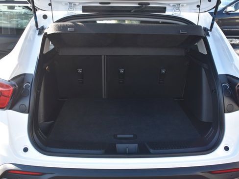 Used 2025 Chevrolet Trax ACTIV w/ Sunroof Package image 18