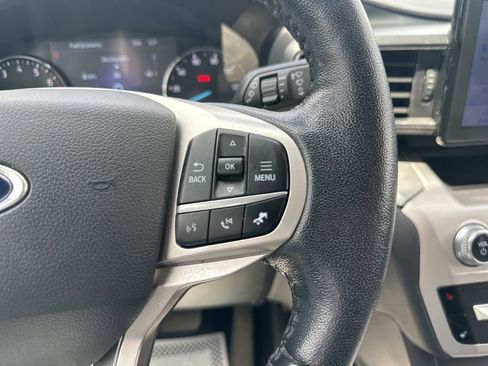 Used 2021 Ford Explorer XLT w/ Equipment Group 202A RWD image 15