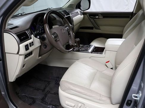 Used 2019 Lexus GX 460 Premium w/ Premium Package AWD/4WD image 11