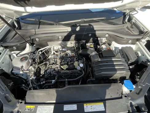 Used 2024 Volkswagen Atlas Cross Sport SE image 28