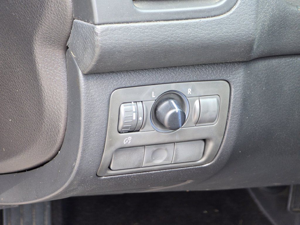 Used 2005 Subaru Legacy 2.5i AWD/4WD image 36