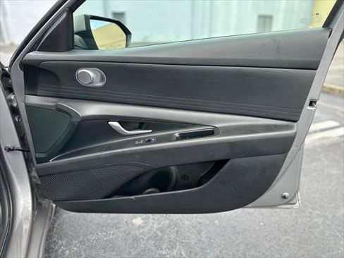 Used 2024 Hyundai Elantra SEL FWD image 18