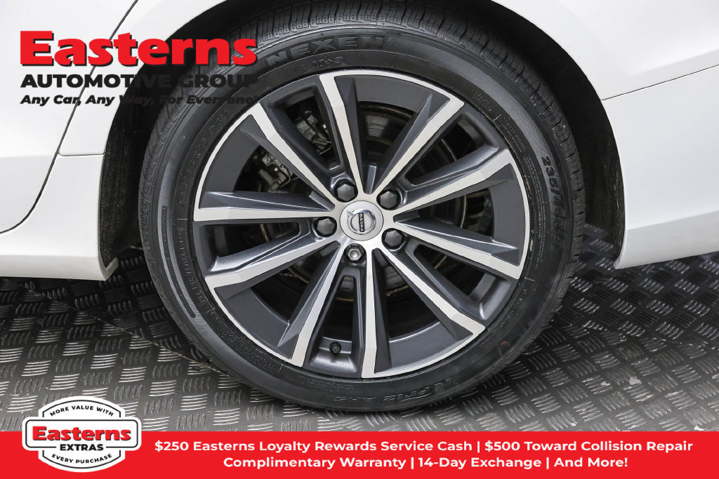 Used 2022 Volvo S60 B5 Inscription FWD image 9