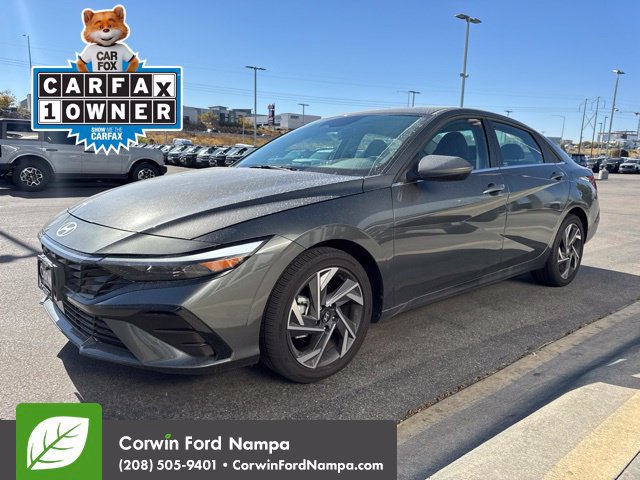 Used 2025 Hyundai Elantra SEL FWD image 3