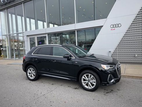 Used 2023 Audi Q3 2.0T Premium w/ Convenience Package image 11