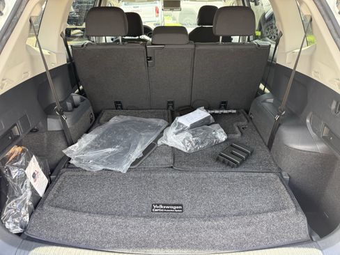 Used 2018 Volkswagen Tiguan S FWD image 29