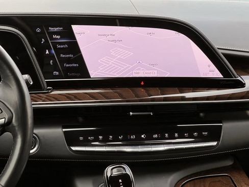 Used 2022 Cadillac Escalade ESV Premium Luxury Platinum image 17