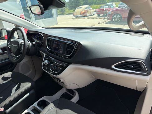 Used 2023 Chrysler Voyager LX FWD image 35