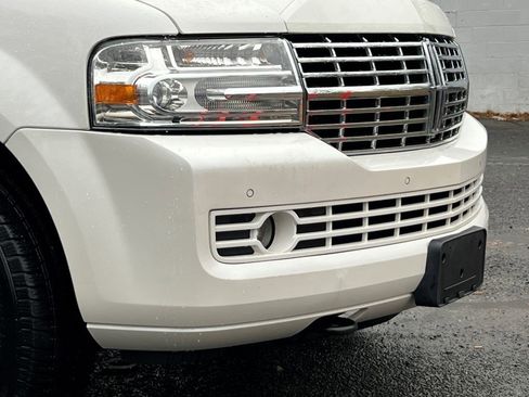 Used 2014 Lincoln Navigator L 4WD image 6