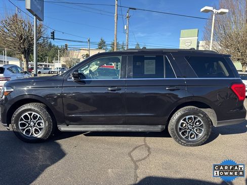 Used 2024 Ford Expedition XLT image 3