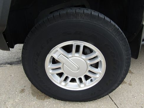 Used 2007 HUMMER H3 w/ Chrome Appearance Package AWD/4WD image 20