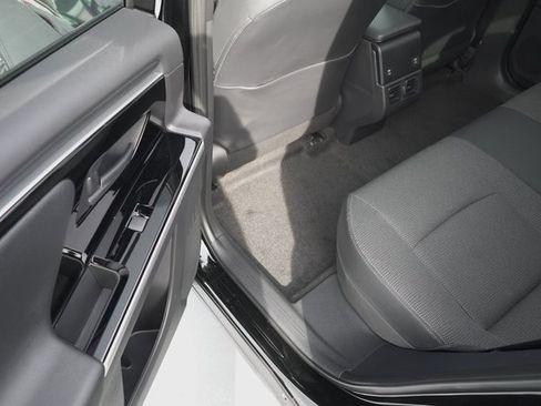 Used 2025 Toyota bZ4X FWD image 14