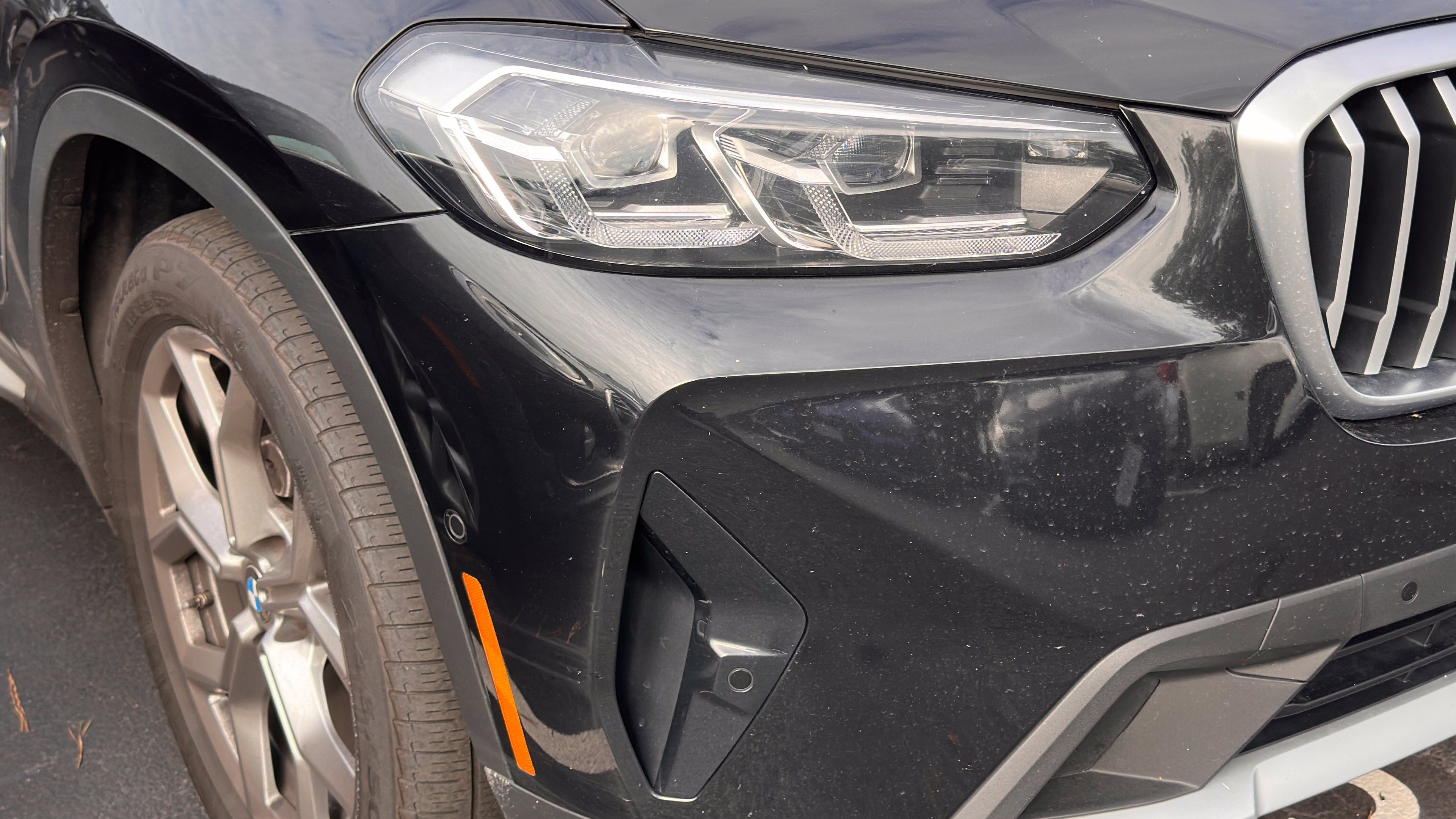 Used 2024 BMW X3 xDrive30i w/ Premium Package AWD/4WD image 2