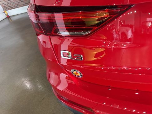 Used 2020 Audi Q3 2.0T Prestige w/ Prestige Package image 19