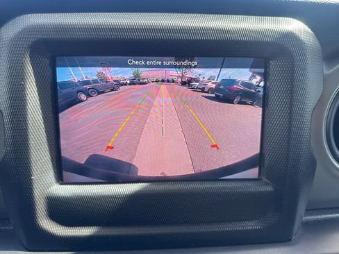 Used 2022 Jeep Wrangler Unlimited Sport AWD/4WD image 17