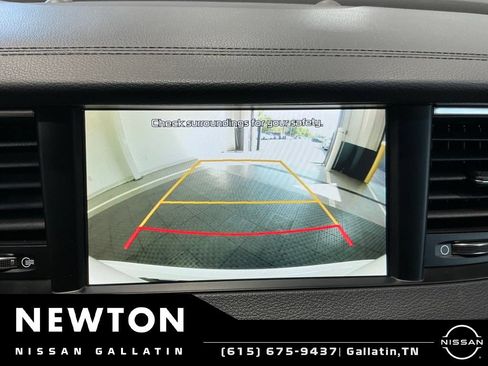 Used 2018 Kia Cadenza Premium w/ Luxury Package FWD image 10