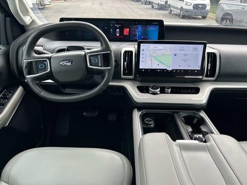 Used 2025 Ford Expedition Active AWD/4WD image 23