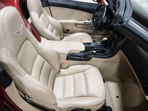 Used 2008 Chevrolet Corvette Convertible w/ Preferred Equipment Group RWD image 24