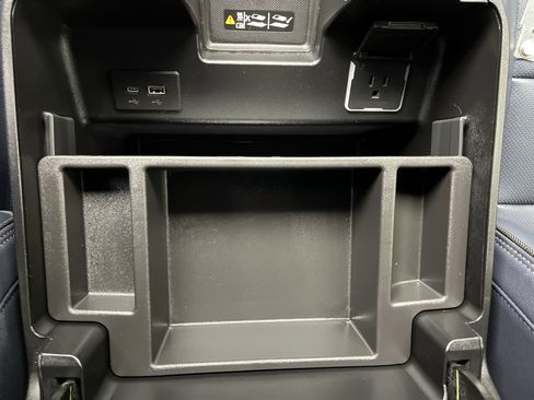 Certified 2024 Chevrolet Silverado 1500 High Country w/ Technology Package image 29