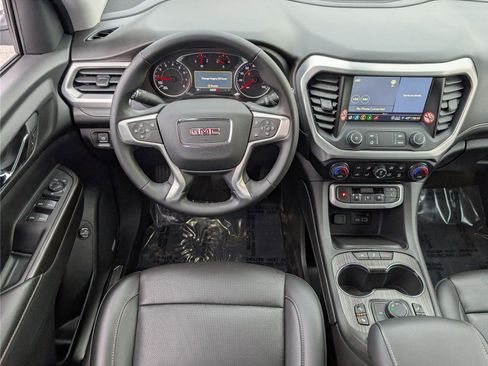 Used 2023 GMC Acadia SLT image 18