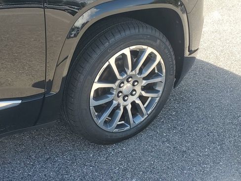 Used 2023 GMC Acadia Denali w/ Denali Ultimate Package AWD/4WD image 7