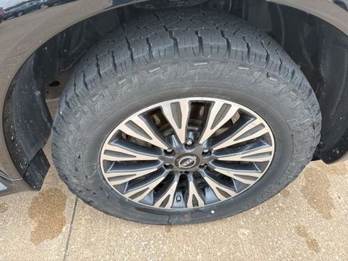 Used 2023 Nissan Armada SL w/ Midnight Edition Package image 25