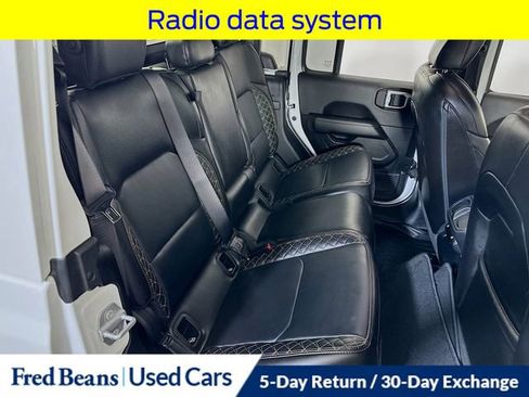 Used 2022 Jeep Gladiator Overland image 17