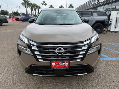 Certified 2024 Nissan Rogue Platinum FWD image 2