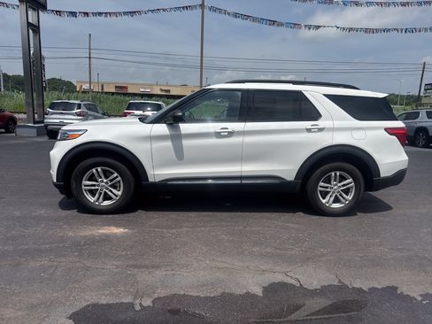 Used 2023 Ford Explorer XLT w/ Equipment Group 202A AWD/4WD image 7