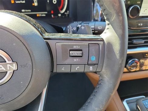 Used 2023 Nissan Pathfinder Platinum image 17