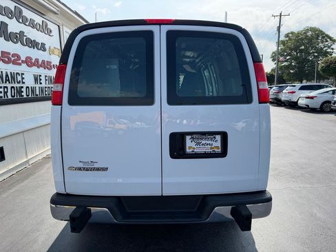 Used 2024 Chevrolet Express 2500 w/ Driver Convenience Package RWD image 6